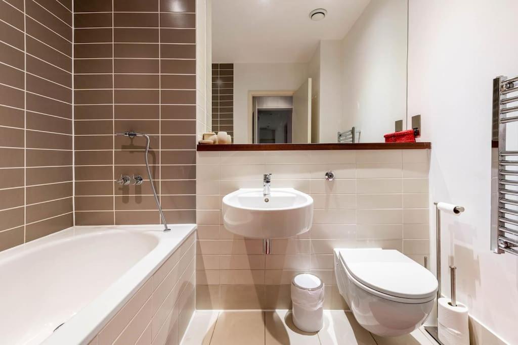 Luxurious Flat Sunny, Quiet, Design, Lift, Balcony Apartment London Luaran gambar